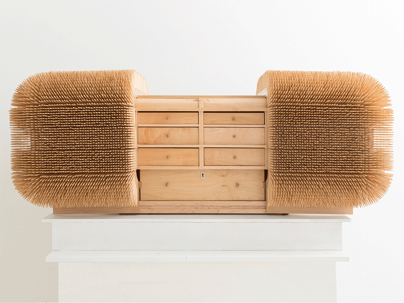صندوقچه Magistral - ساخته شده از چوب سخت افرا، بامبو، تخته سه لا، و سخت افزار فلزی